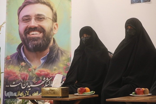 کاروان زیر سایه خورشید در منزل شهید لاریجانی