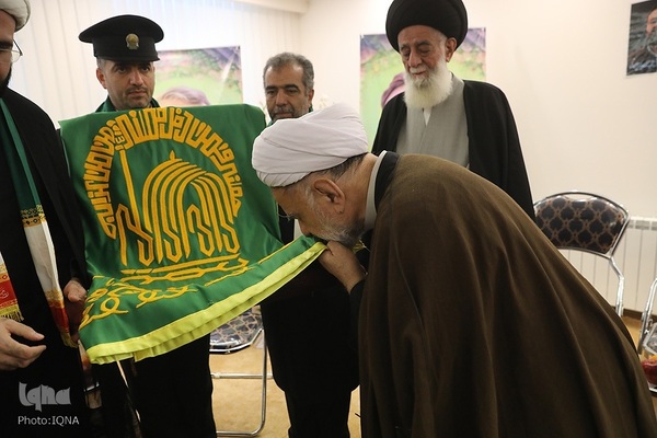 کاروان زیر سایه خورشید در منزل شهید لاریجانی