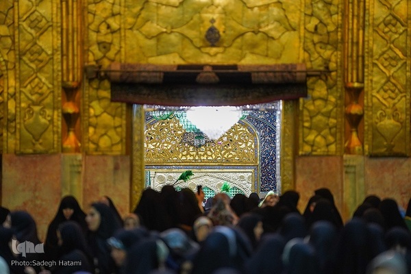 حرم مطهر رضوی در شب میلاد حضرت رضا(ع)