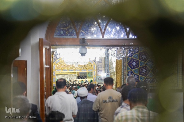 حرم مطهر رضوی در شب میلاد حضرت رضا(ع)