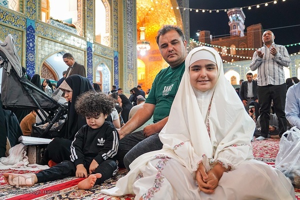 حرم مطهر رضوی در شب میلاد حضرت رضا(ع)