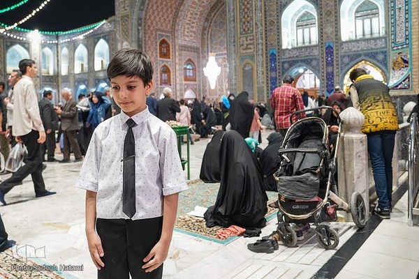 حرم مطهر رضوی در شب میلاد حضرت رضا(ع)