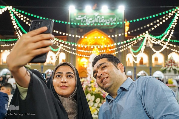 حرم مطهر رضوی در شب میلاد حضرت رضا(ع)