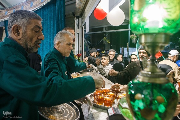 جشن شب ولادت امام رضا(ع) در میدان صادقیه