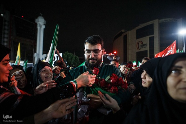 جشن شب ولادت امام رضا(ع) در میدان صادقیه