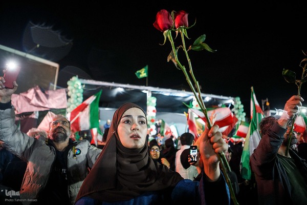 جشن شب ولادت امام رضا(ع) در میدان صادقیه