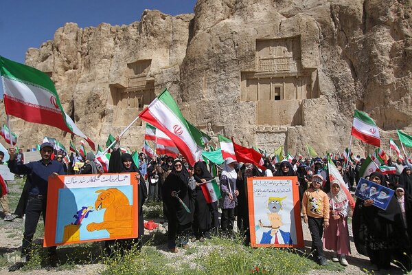 بزرگداشت سالگرد سفر رهبر شهید انقلاب به استان فارس