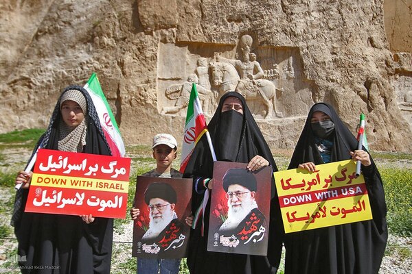 بزرگداشت سالگرد سفر رهبر شهید انقلاب به استان فارس