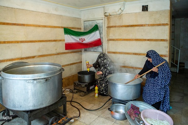 آشپزخانه‌های مقاومت: زنانی که در پشت خط مقدم، حامی امنیت شدند