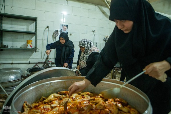 آشپزخانه‌های مقاومت: زنانی که در پشت خط مقدم، حامی امنیت شدند