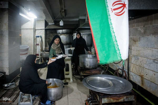 آشپزخانه‌های مقاومت: زنانی که در پشت خط مقدم، حامی امنیت شدند