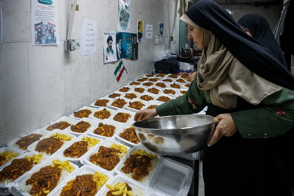 آشپزخانه‌های مقاومت: زنانی که در پشت خط مقدم، حامی امنیت شدند
