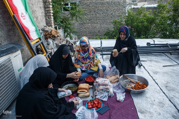 آشپزخانه‌های مقاومت: زنانی که در پشت خط مقدم، حامی امنیت شدند