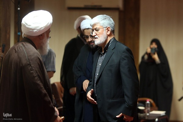 آیین رونمایی از ترجمه عربی مجموعه چهل جلدی «چلچراغ حکمت»