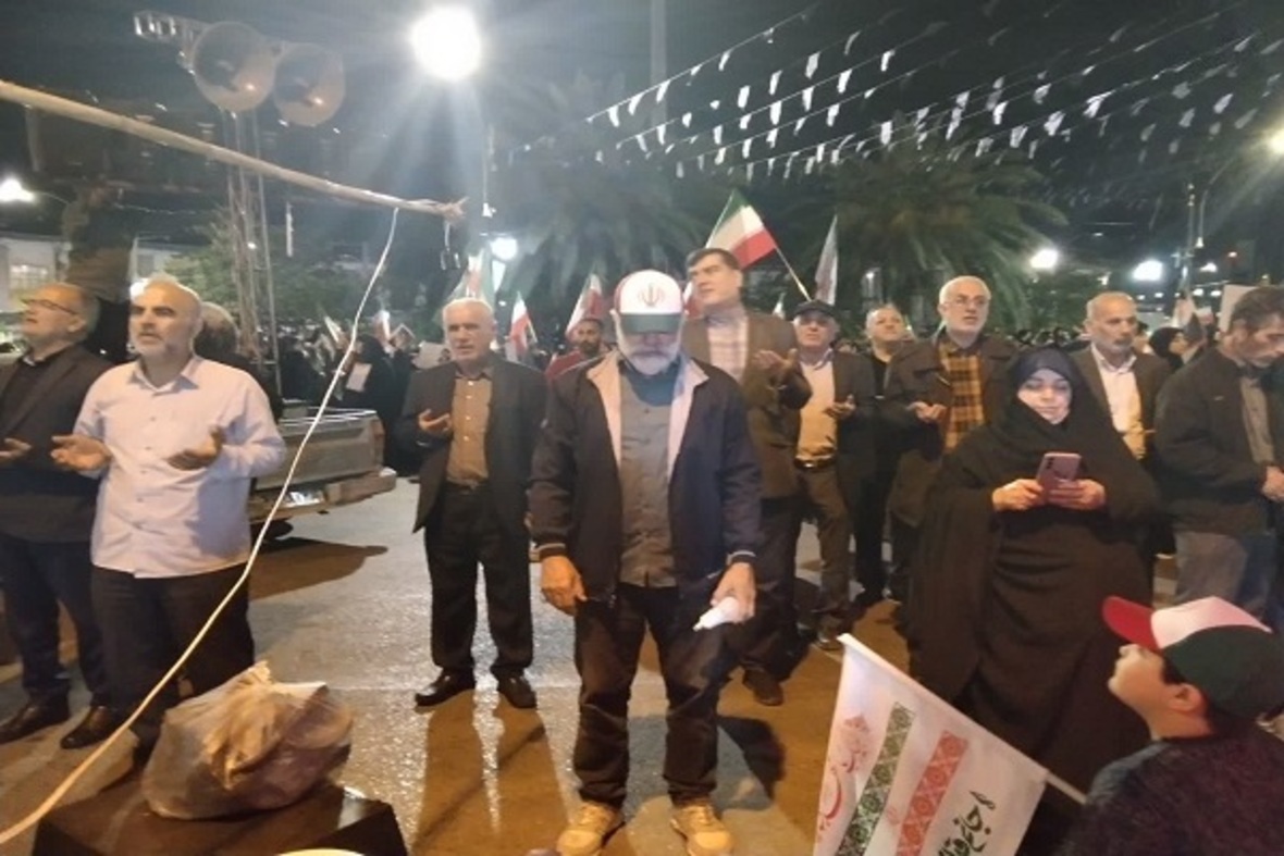 هفتاد و دومین اجتماع و راهپیمایی شبانه