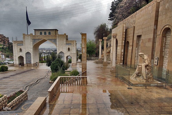 ۱۵ اردیبهشت؛ روز شیراز