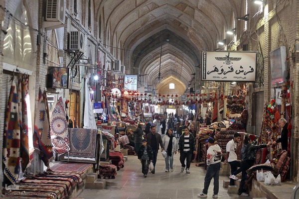 ۱۵ اردیبهشت؛ روز شیراز