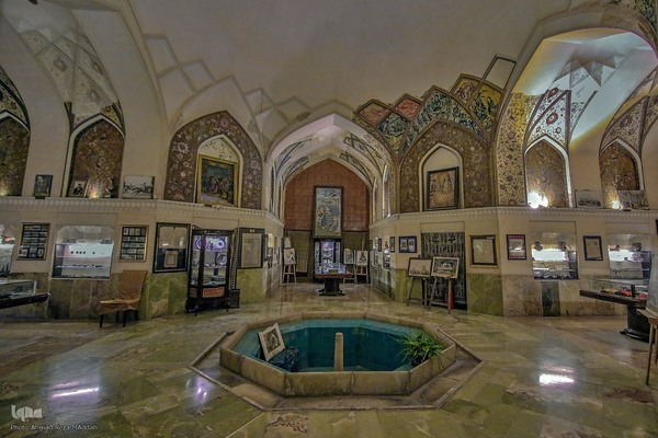 ۱۵ اردیبهشت؛ روز شیراز
