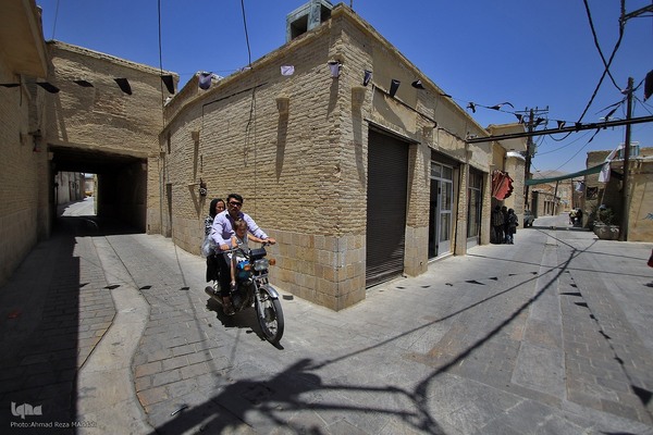 ۱۵ اردیبهشت؛ روز شیراز