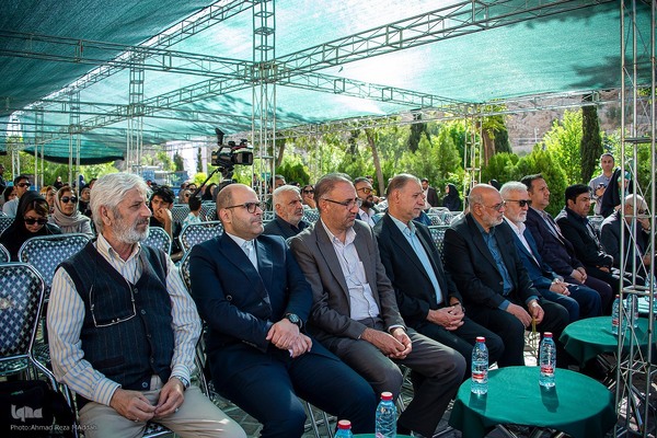مراسم معنوی تعویض قرآن دروازه قرآن شیراز