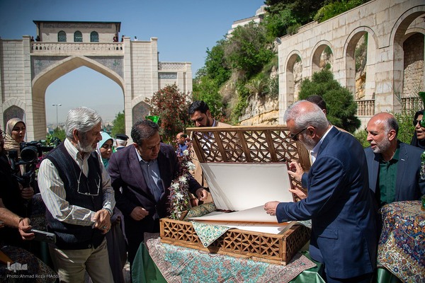 مراسم معنوی تعویض قرآن دروازه قرآن شیراز