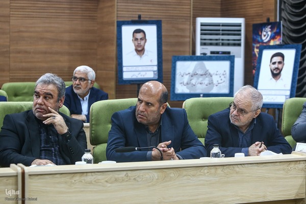 مراسم تقدیر از  خانواده چهار شهید امدادگر  و سه پرستار ایثارگر