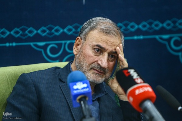 مراسم تقدیر از  خانواده چهار شهید امدادگر  و سه پرستار ایثارگر