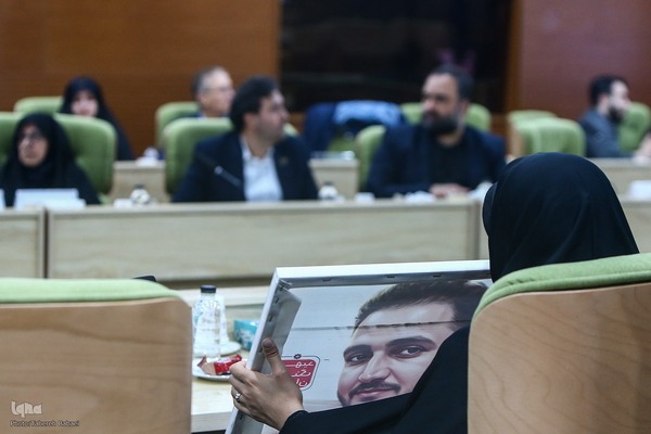 مراسم تقدیر از  خانواده چهار شهید امدادگر  و سه پرستار ایثارگر
