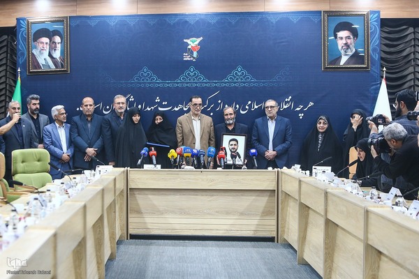 مراسم تقدیر از  خانواده چهار شهید امدادگر  و سه پرستار ایثارگر