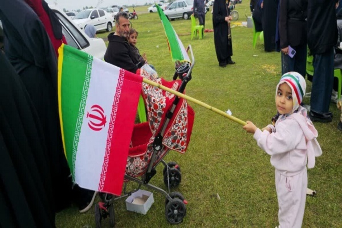 کاروان خودرویی و زنجیره انسانی بابلسر
