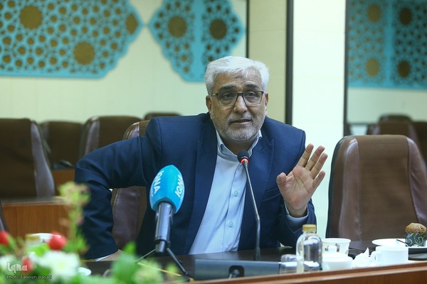 مهدی نادی در رونمایی از کتاب‌های «سنت اقراء و نظام اجازات» و «دانش و هنر معلمی»