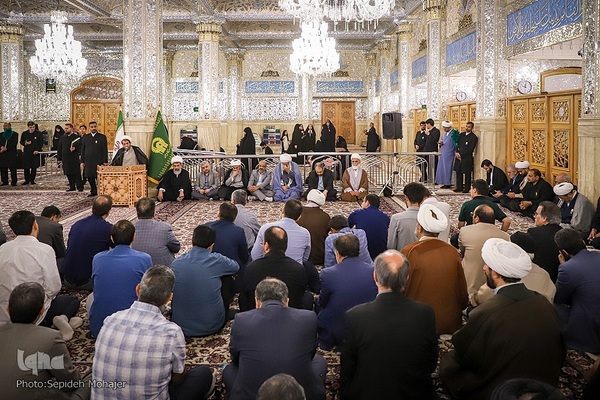 مراسم بزرگداشت حکیم معاصر محمدحسین حشمت‌پور در حرم مطهر رضوی