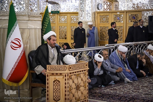مراسم بزرگداشت حکیم معاصر محمدحسین حشمت‌پور در حرم مطهر رضوی