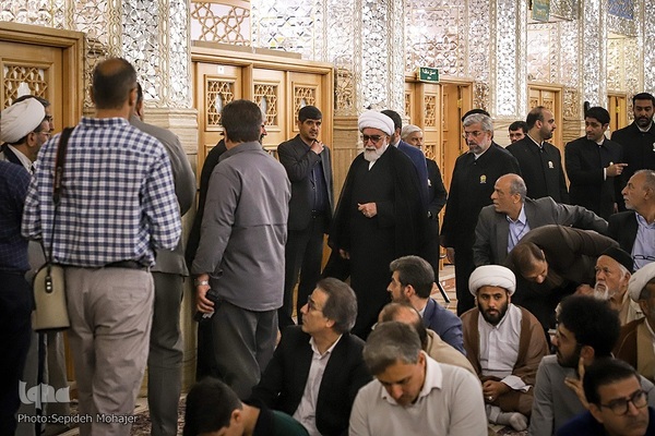 مراسم بزرگداشت حکیم معاصر محمدحسین حشمت‌پور در حرم مطهر رضوی