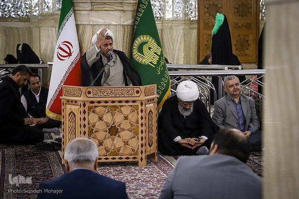 مراسم بزرگداشت حکیم معاصر محمدحسین حشمت‌پور در حرم مطهر رضوی