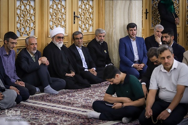 مراسم بزرگداشت حکیم معاصر محمدحسین حشمت‌پور در حرم مطهر رضوی