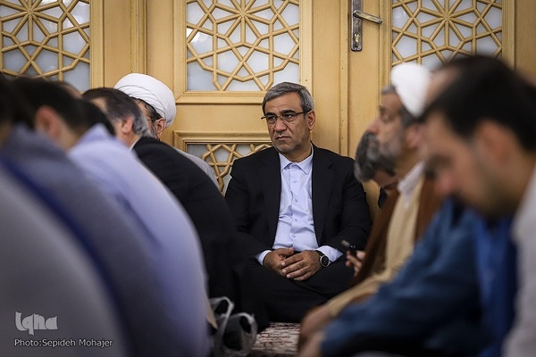 مراسم بزرگداشت حکیم معاصر محمدحسین حشمت‌پور در حرم مطهر رضوی