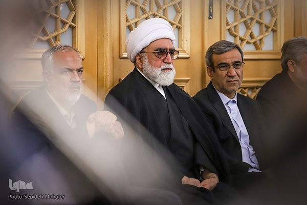 مراسم بزرگداشت حکیم معاصر محمدحسین حشمت‌پور در حرم مطهر رضوی