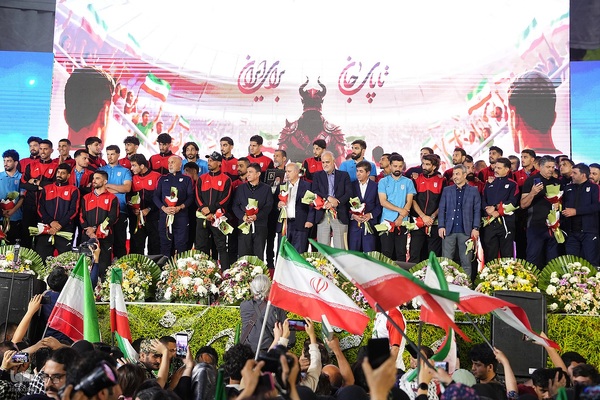 مراسم بدرقه تیم ملی فوتبال ایران در میدان انقلاب