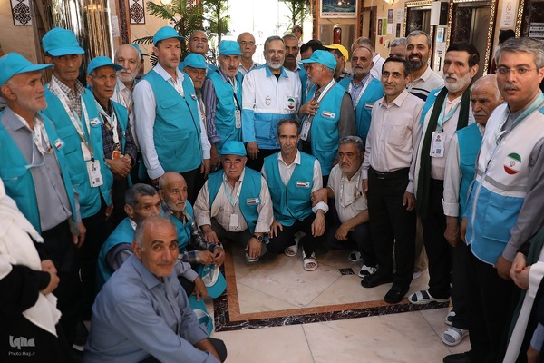 دیدار صمیمی سرپرست حجاج ایرانی با زائران کشورمان درمدینه منوره