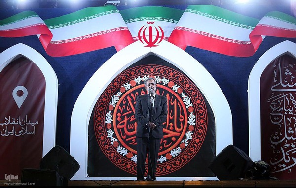 سخنرانی رئیس جهاددانشگاهی در تجمع شبانه مردم در میدان انقلاب تهران