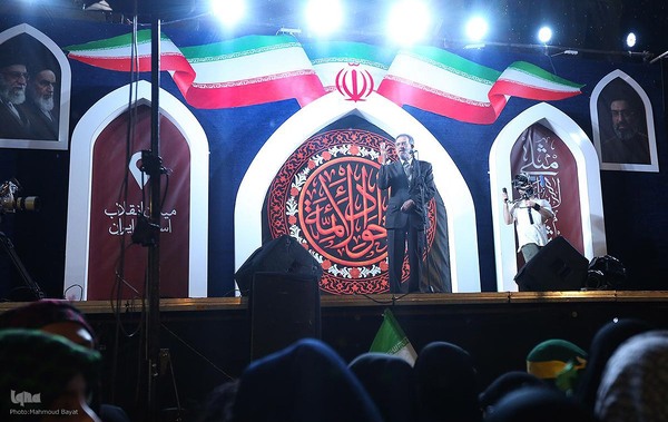 سخنرانی رئیس جهاددانشگاهی در تجمع شبانه مردم در میدان انقلاب تهران