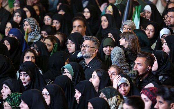 سخنرانی رئیس جهاددانشگاهی در تجمع شبانه مردم در میدان انقلاب تهران