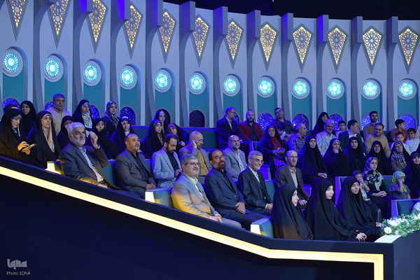 ضبط فینال و اختتامیه برنامه تلویزیونی «بهشت»