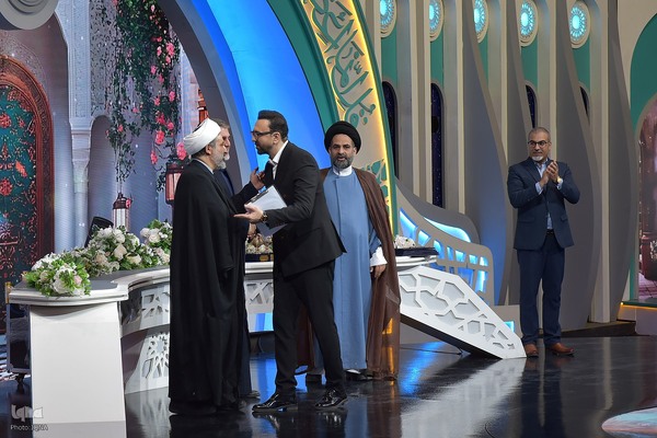 ضبط فینال و اختتامیه برنامه تلویزیونی «بهشت»