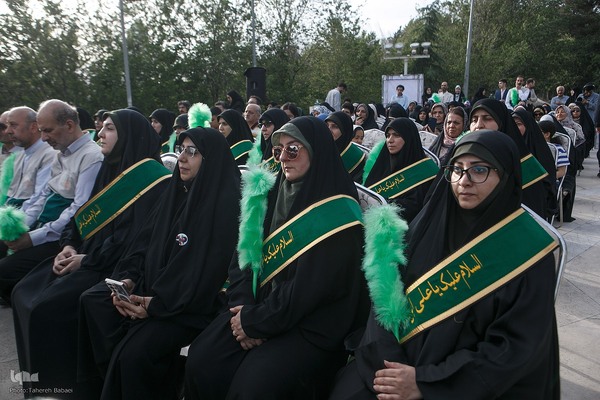 آیین اهتزاز بزرگترین پرچم متبرک حرم علوی