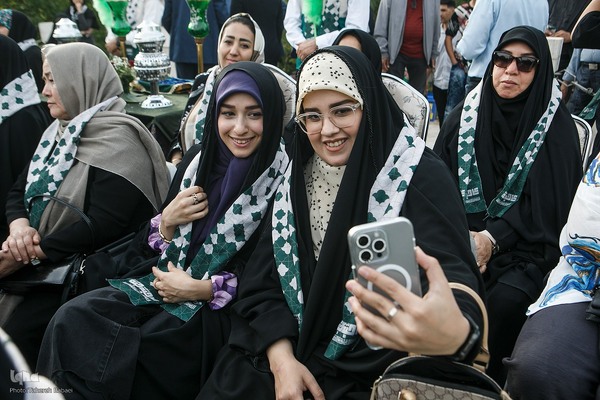 آیین اهتزاز بزرگترین پرچم متبرک حرم علوی