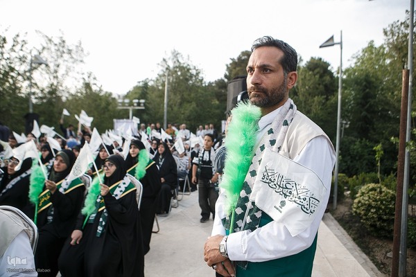 آیین اهتزاز بزرگترین پرچم متبرک حرم علوی
