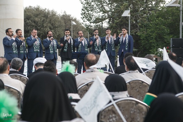آیین اهتزاز بزرگترین پرچم متبرک حرم علوی