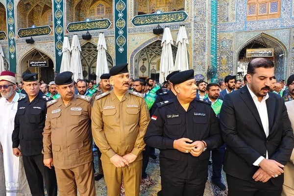 مراسم برافراشتن پرچم غدیر در حرم علوی